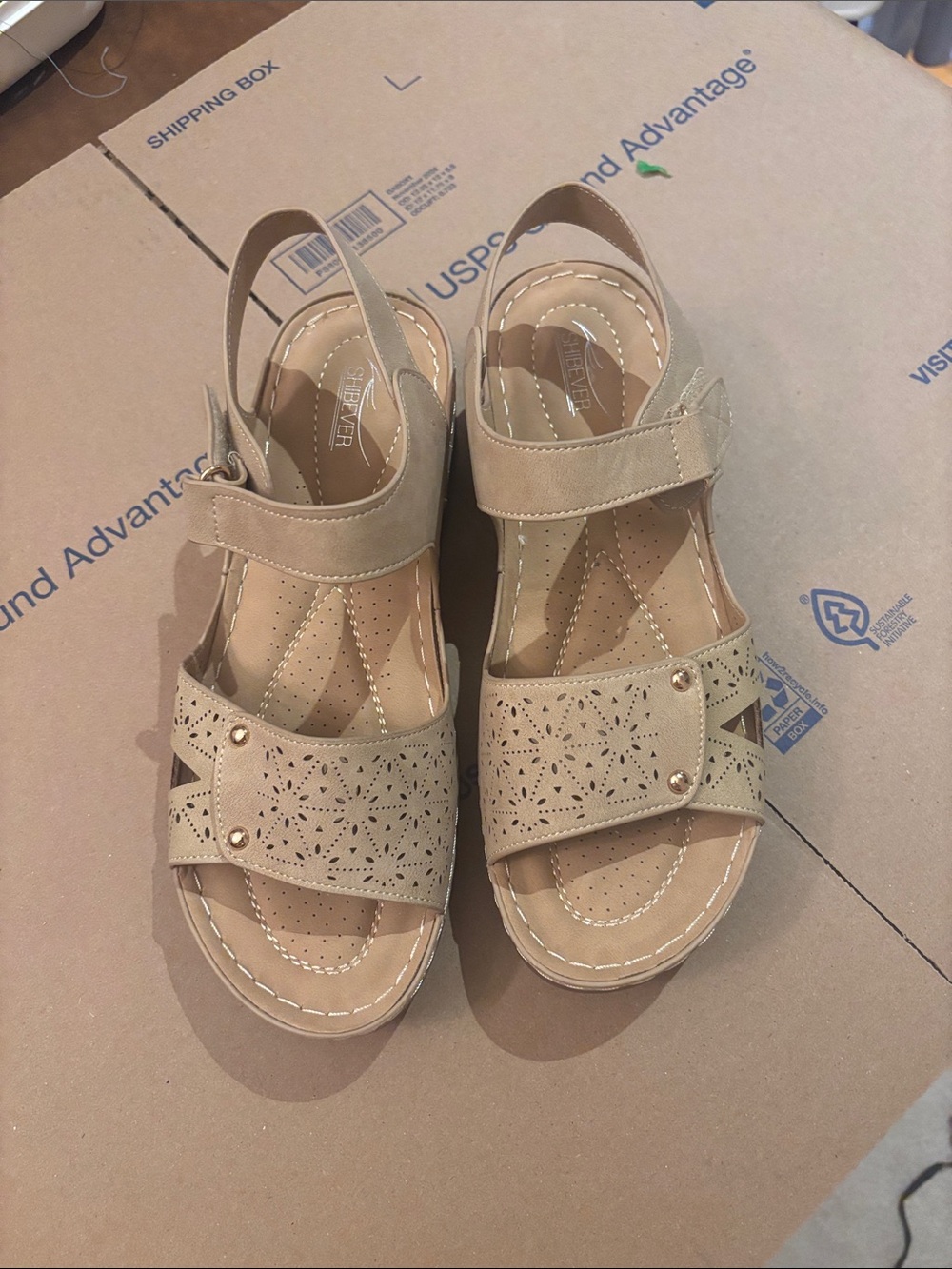 NWOT Shibever Tan Sandals
